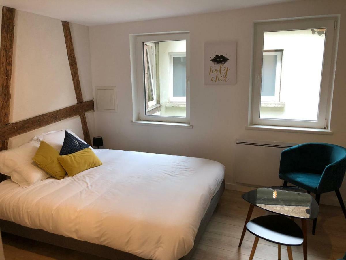 Beauty & The Beast - Old Town Cosy Apartments Colmar Szoba fotó